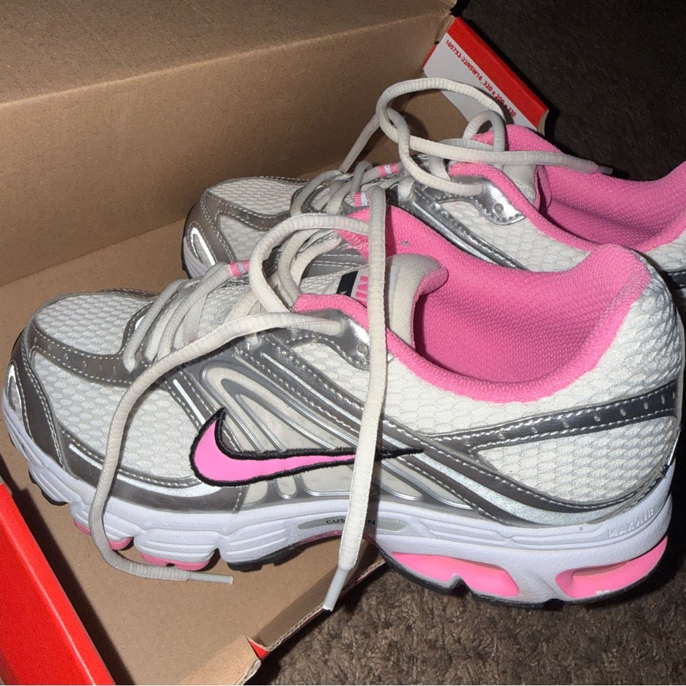 Nike Air Max Moto 2K HQ2056-101 Women's
7.5 White Pink Lifestyle Shoes RHS8575 - Picture 2 of 7